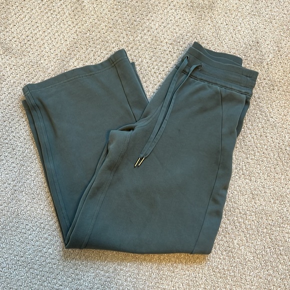 Lululemon Softstreme Pants in dark forrest size 4 - Picture 1 of 8